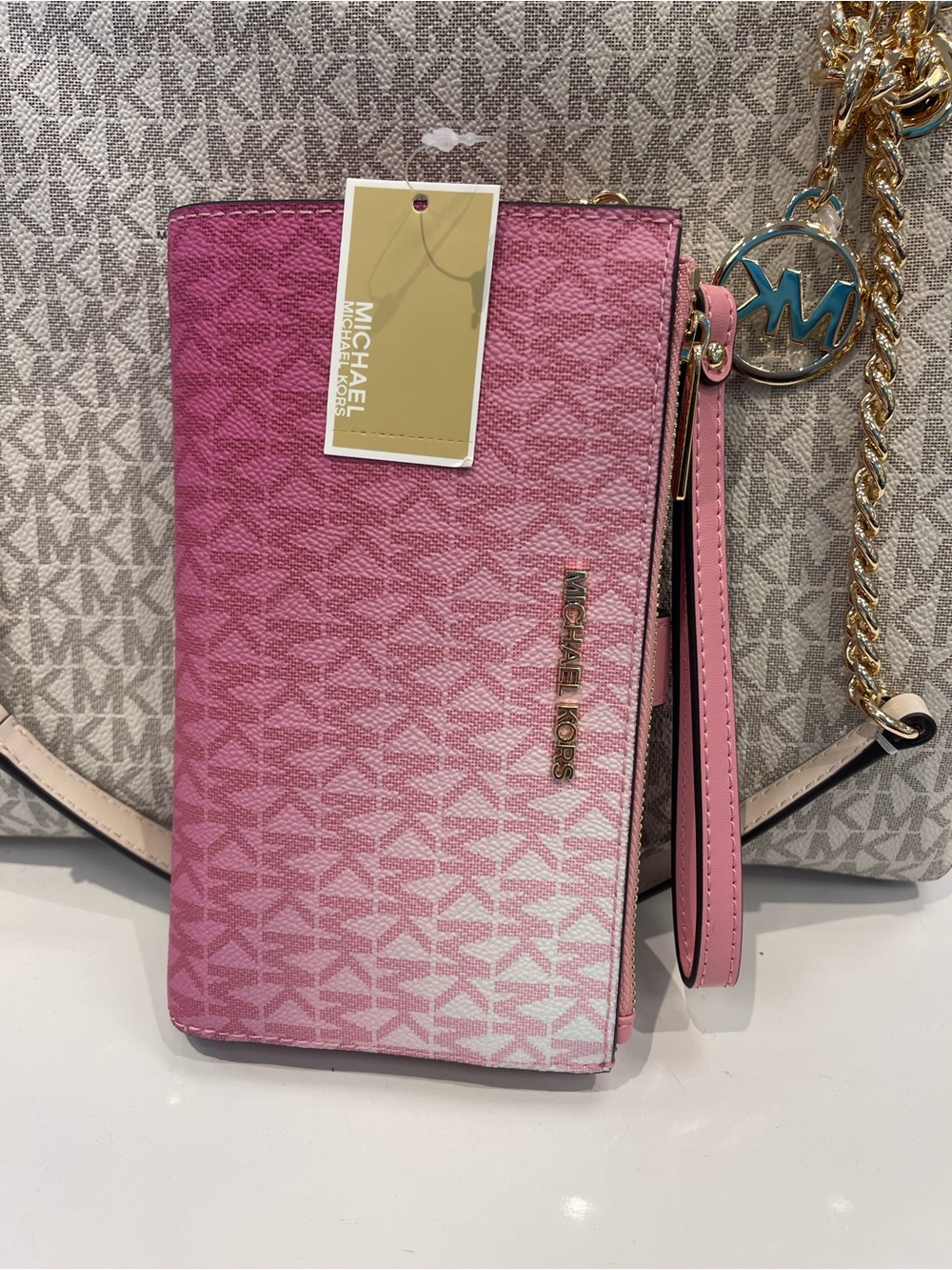 MICHAEL KORS JST Lg Double Zip Ombré Signature Logo Wristlet Phone
Carnation
NWT - Picture 8 of 16